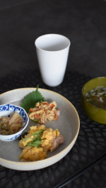 ⁡⁡ワタミの宅食ダイレクトさんから、「いつでも三菜」10食セットを届けていただきました👏⁡メインと副菜2種がついた冷凍惣菜セットお味噌汁とご飯だけ用意すれば、あとはチンするだけで一汁三菜完成…のInstagram画像